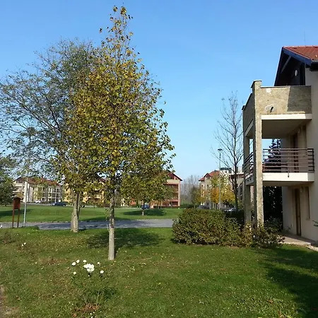 Birdland Villapark Lägenhetshotell Bük