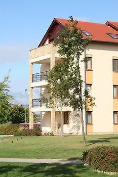 Birdland Villapark Lägenhetshotell 4*