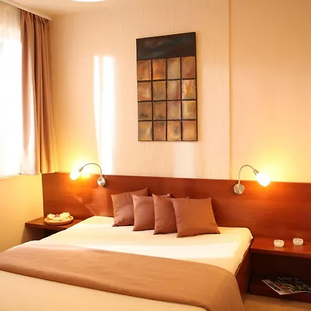 Birdland Villapark Aparthotel Buk