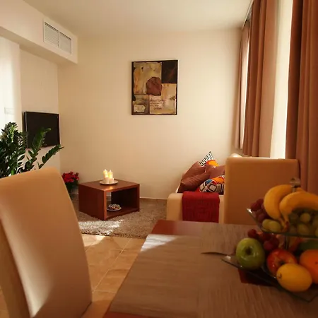 Birdland Villapark Aparthotel Buk