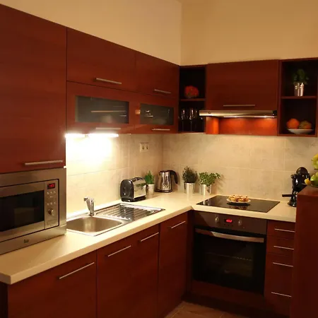 Hotel de apartamente Birdland Villapark Bük