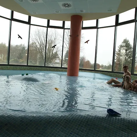 Lägenhetshotell Birdland Villapark Bük